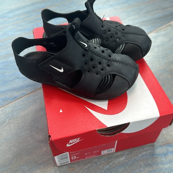 Nike Sunray Protect 2
Little Kids' Sandals
$38 9c - Picture 3 of 8